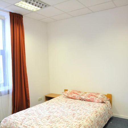 Economic Rooms- 24H Self Check-In Poznan Ngoại thất bức ảnh