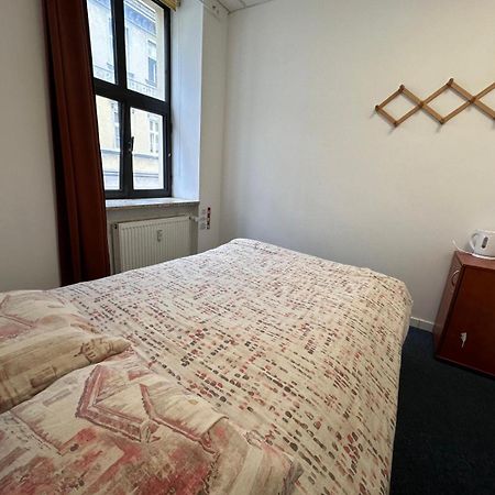 Economic Rooms- 24H Self Check-In Poznan Ngoại thất bức ảnh