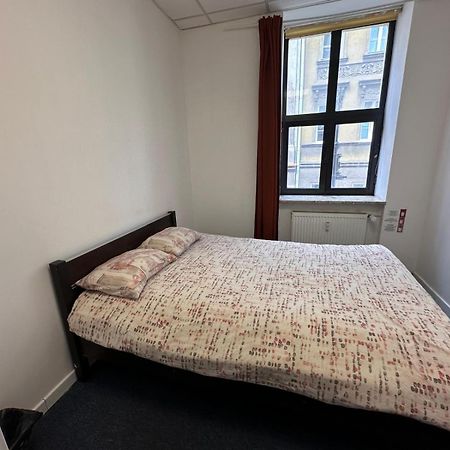 Economic Rooms- 24H Self Check-In Poznan Ngoại thất bức ảnh