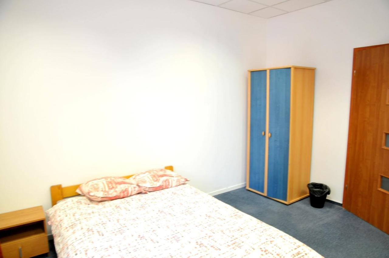 Economic Rooms- 24H Self Check-In Poznan Ngoại thất bức ảnh