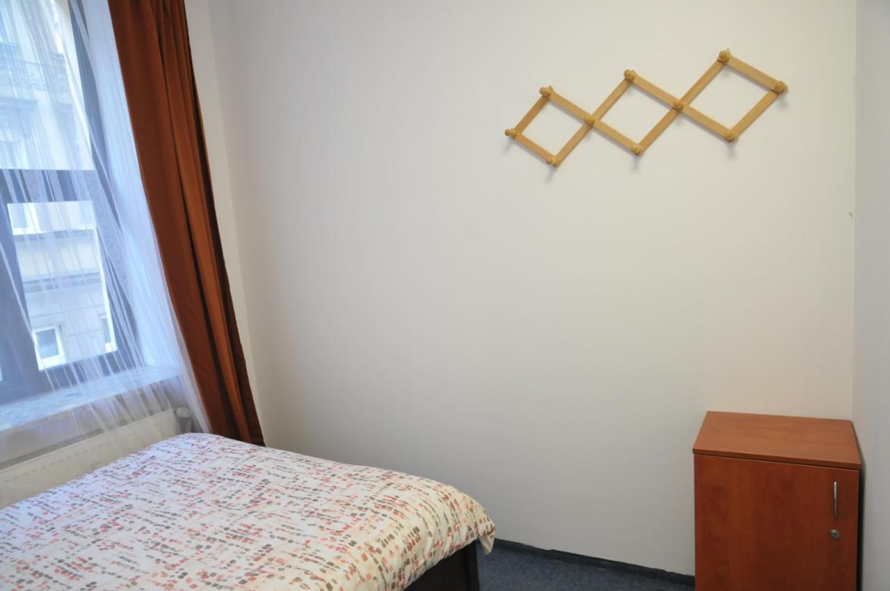 Economic Rooms- 24H Self Check-In Poznan Ngoại thất bức ảnh