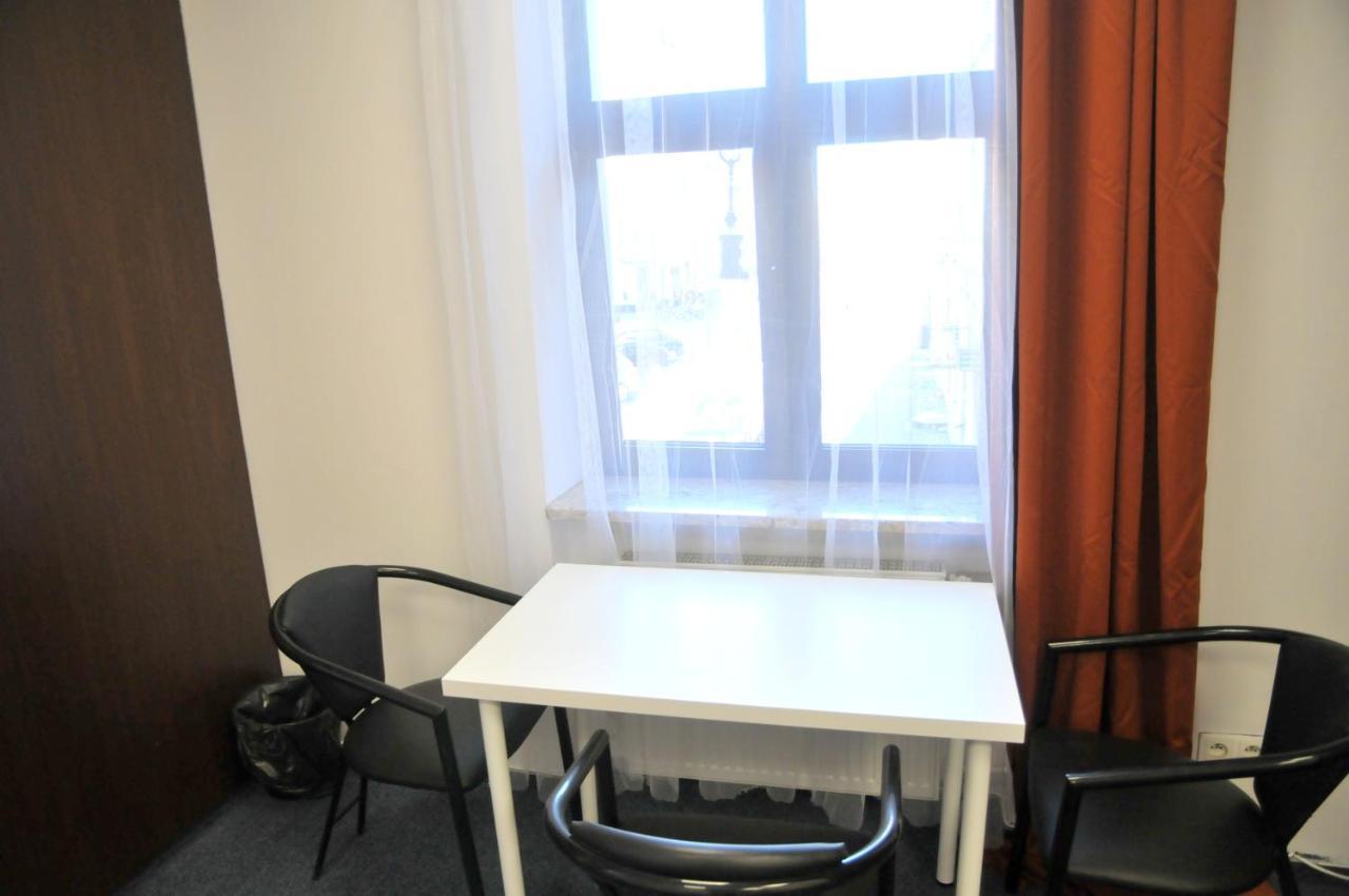 Economic Rooms- 24H Self Check-In Poznan Ngoại thất bức ảnh