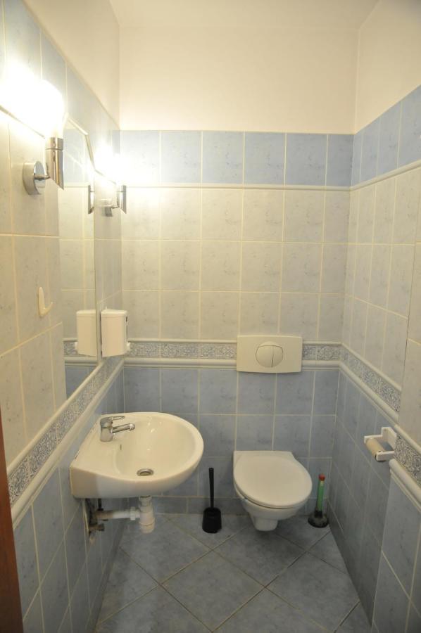 Economic Rooms- 24H Self Check-In Poznan Ngoại thất bức ảnh
