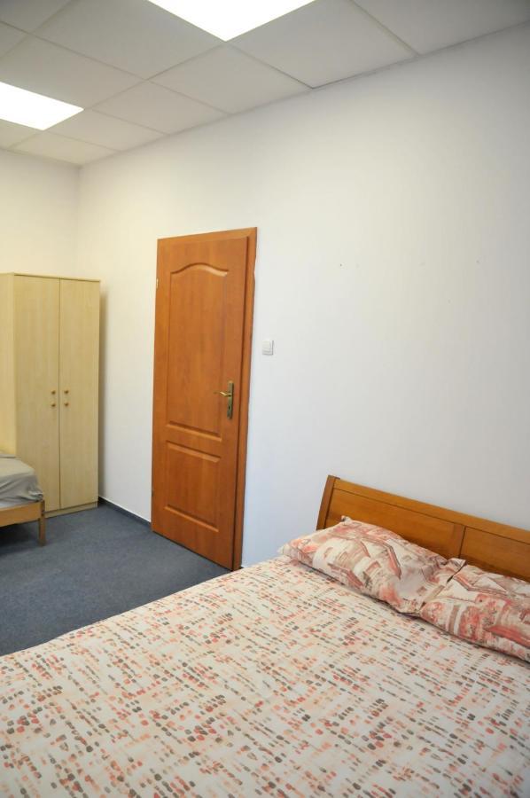 Economic Rooms- 24H Self Check-In Poznan Ngoại thất bức ảnh