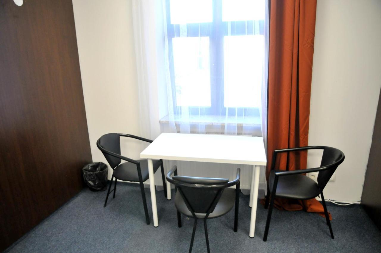 Economic Rooms- 24H Self Check-In Poznan Ngoại thất bức ảnh