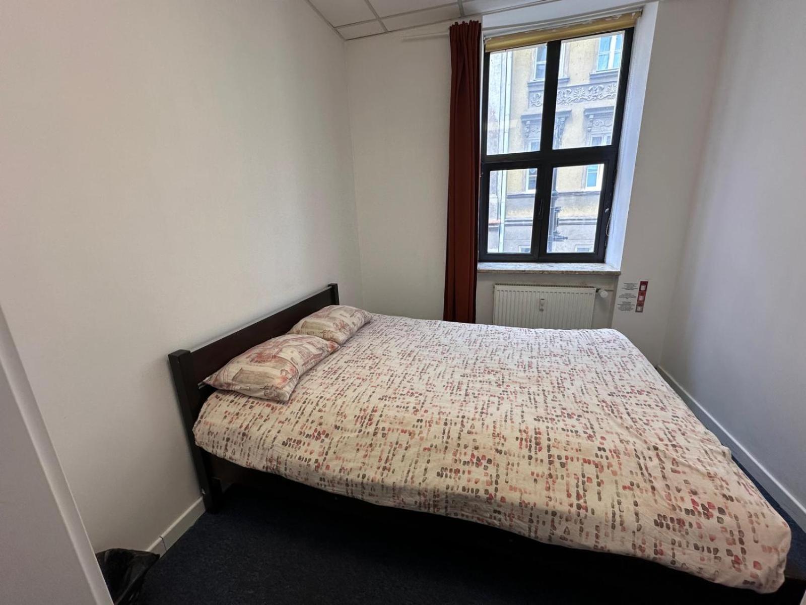 Economic Rooms- 24H Self Check-In Poznan Ngoại thất bức ảnh
